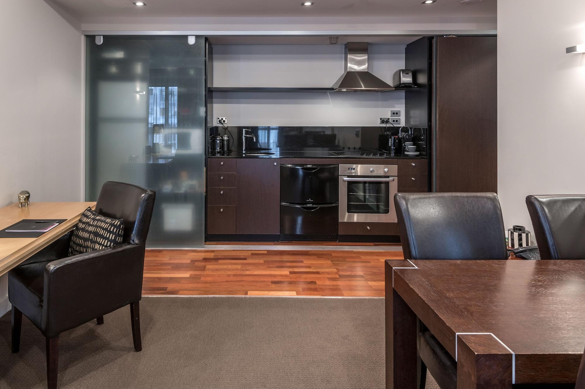 Museum Apartment Hotel, Independent Collection By Evt Wellington Buitenkant foto A kitchen in a serviced apartment